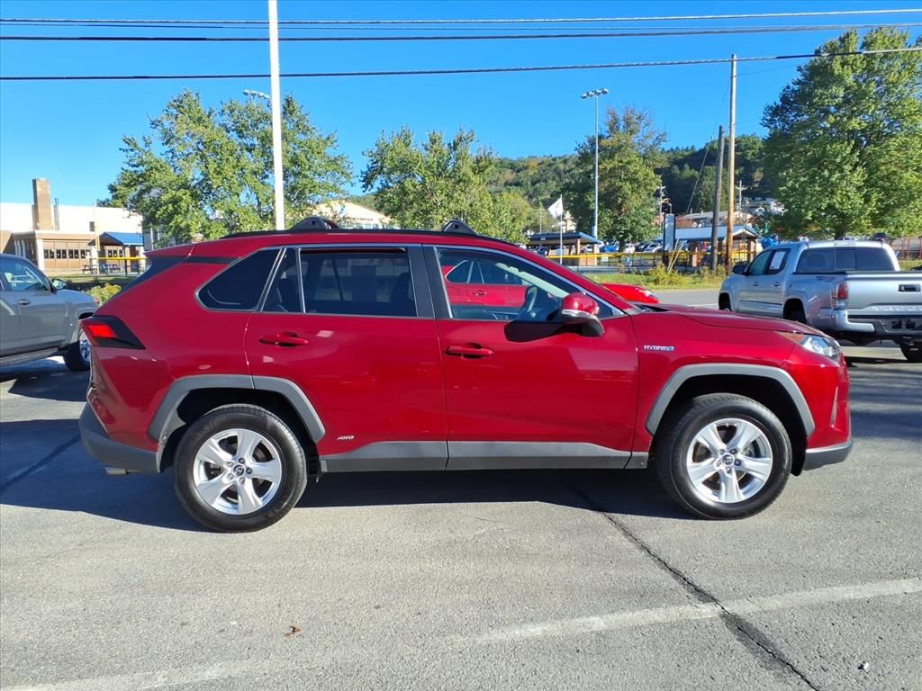 2020 Toyota RAV4 Hybrid LE photo 2