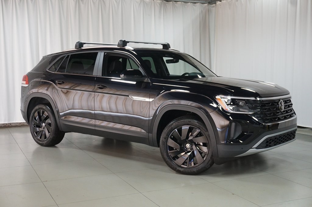 2026 Volkswagen Atlas Cross Sport SE Technology photo 3