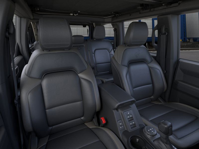 2025 Ford Bronco Outer Banks photo 9
