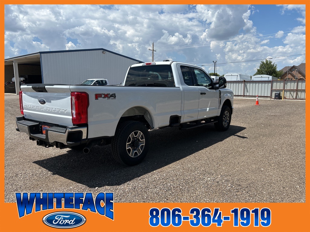 2025 Ford F-350 XLT photo 6