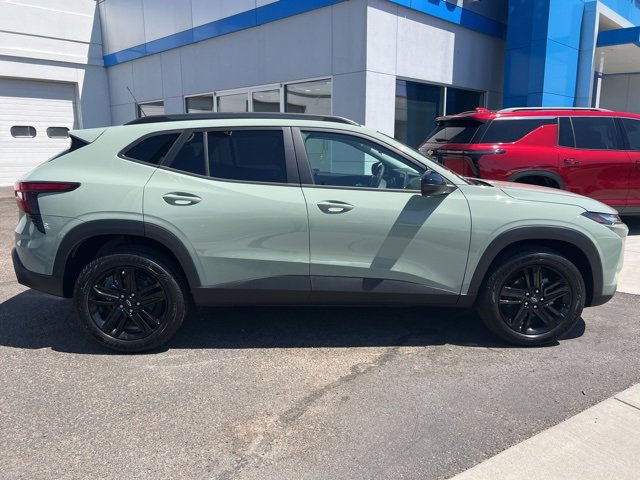 2025 Chevrolet Trax ACTIV photo 2