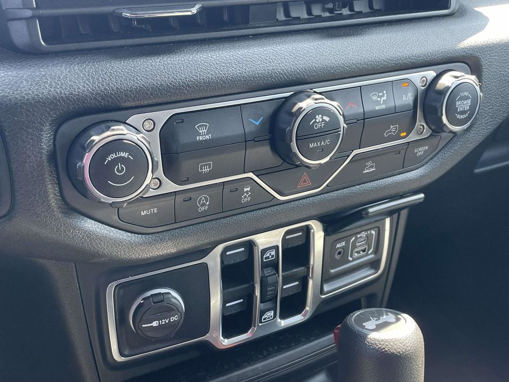 2024 Jeep Wrangler Sport S photo 36