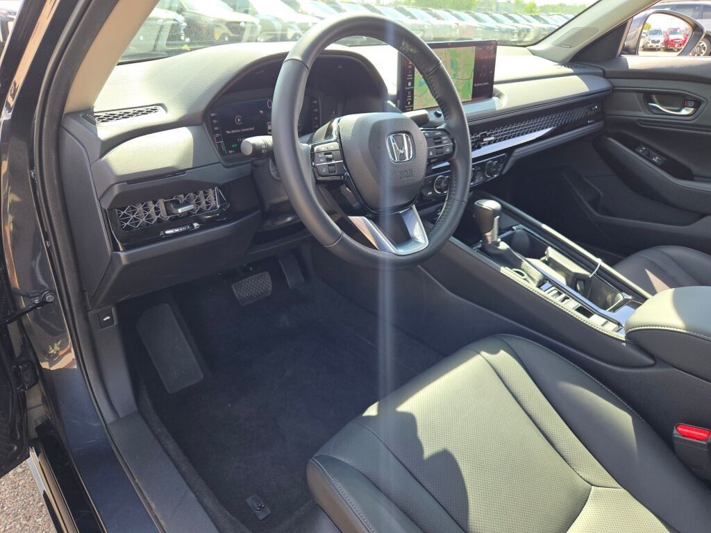 2024 Honda Accord Hybrid Touring photo 17