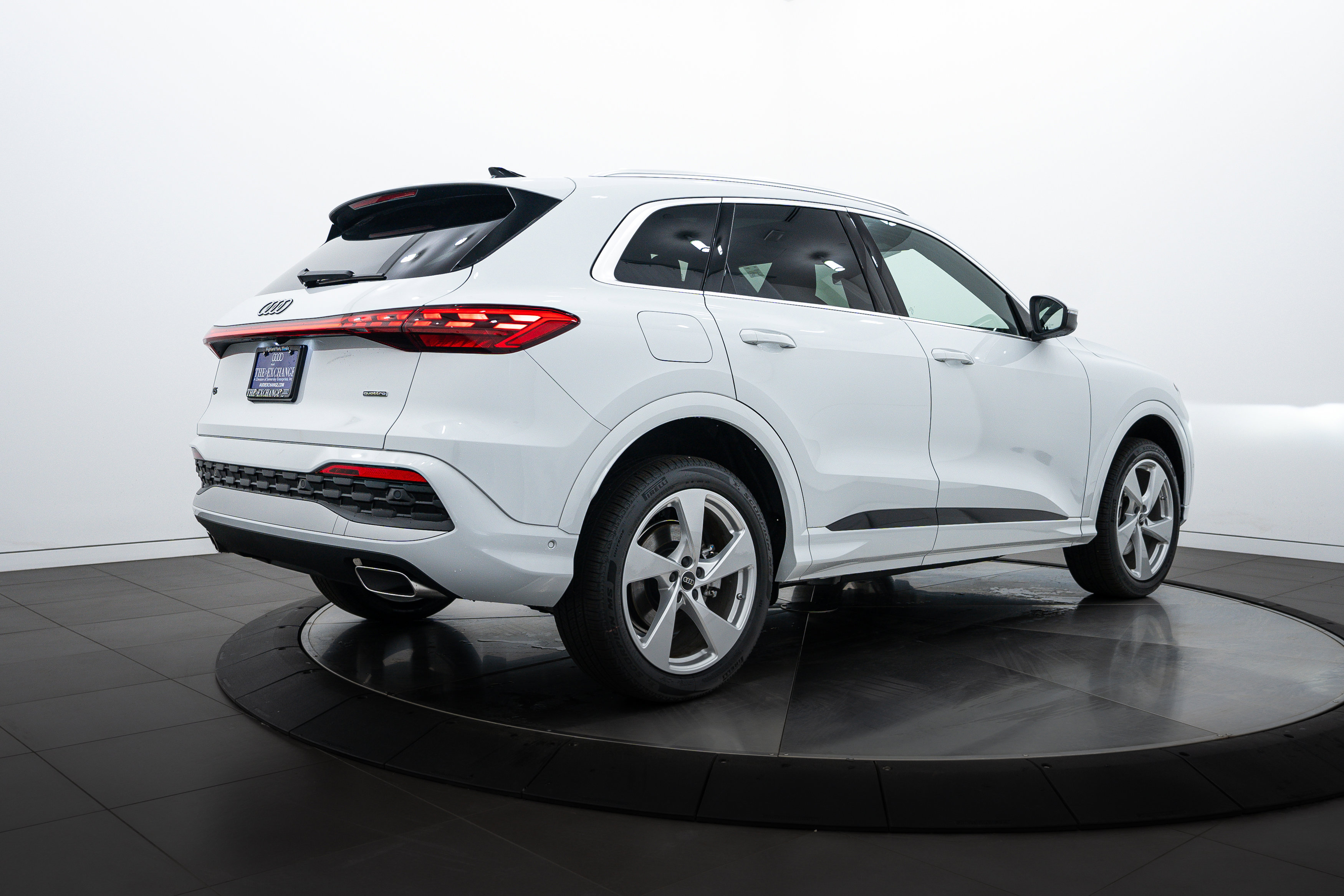 2025 Audi Q5 Premium Plus photo 4