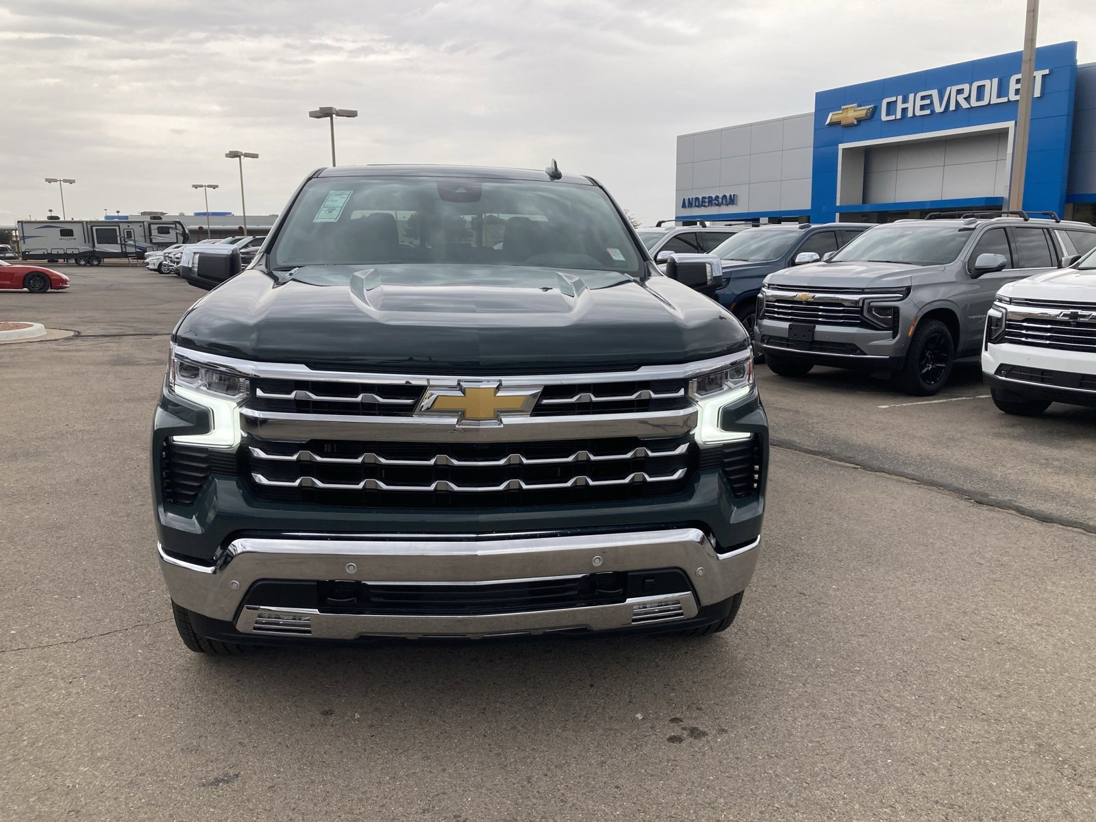 2025 Chevrolet Silverado 1500 LT photo 2