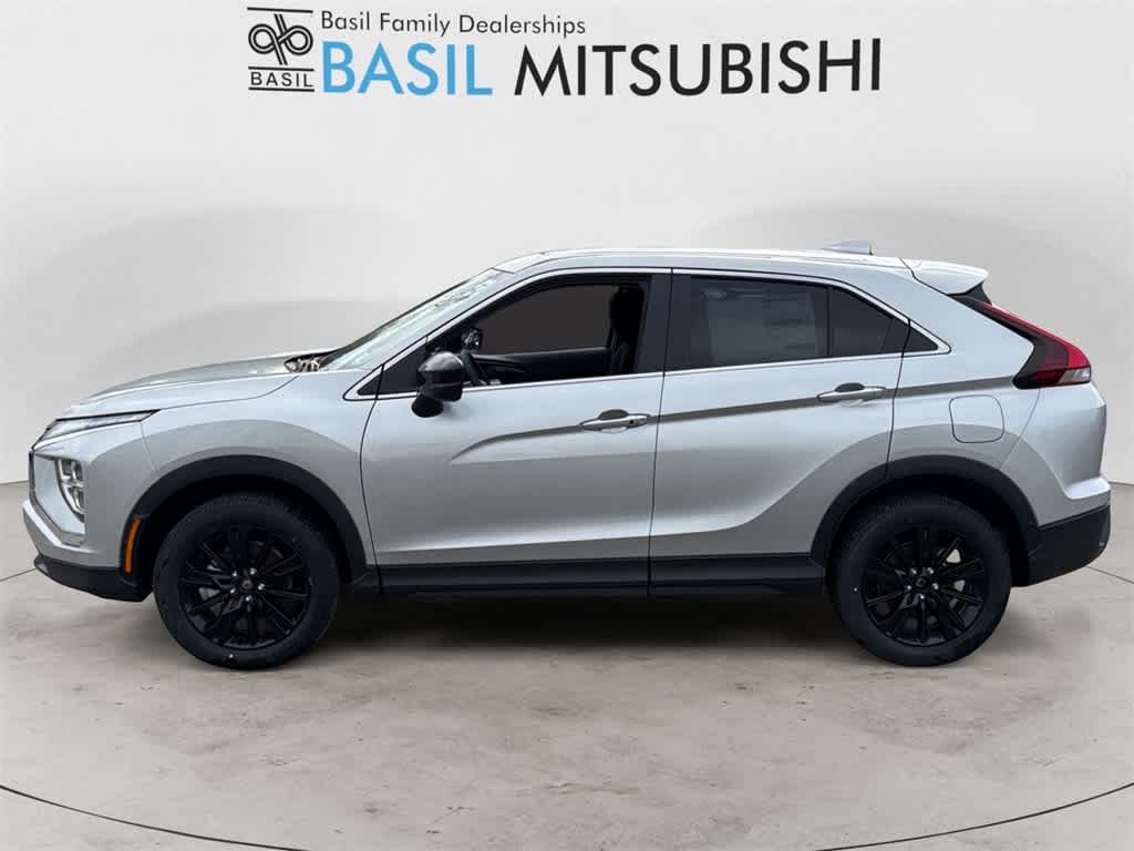 2025 Mitsubishi Eclipse Cross LE photo 2