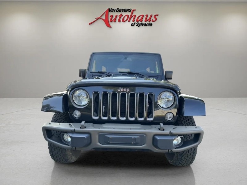 2016 Jeep Wrangler Unlimited Anniversary Edition photo 2