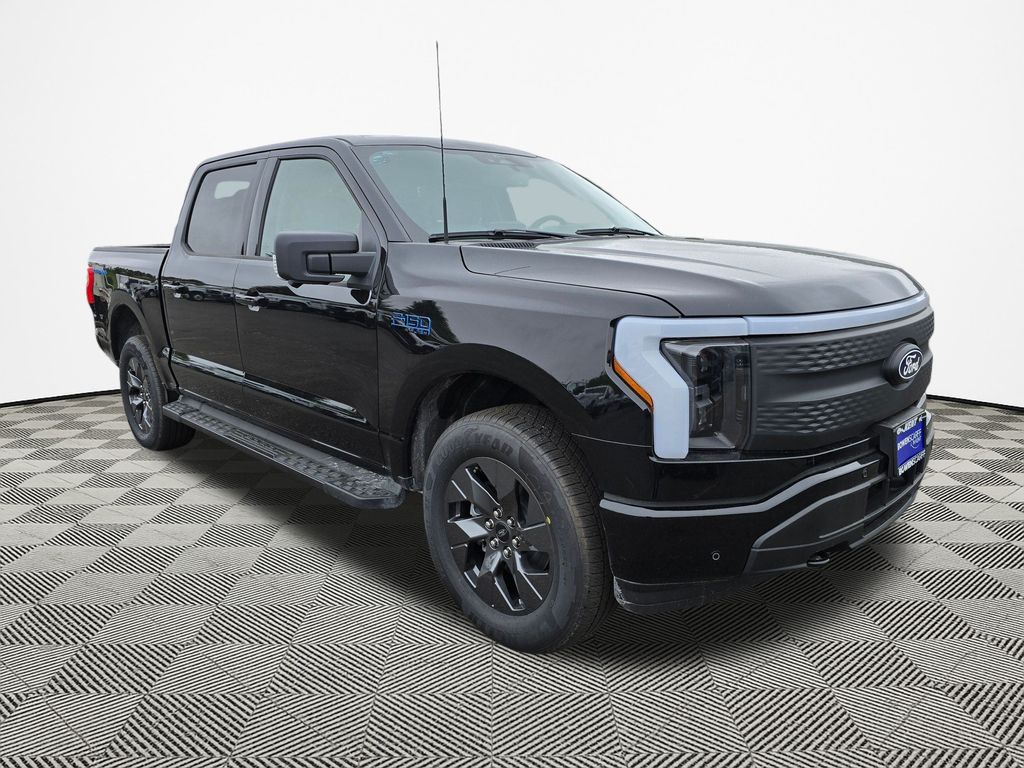 2025 Ford F-150 Lightning XLT photo 3