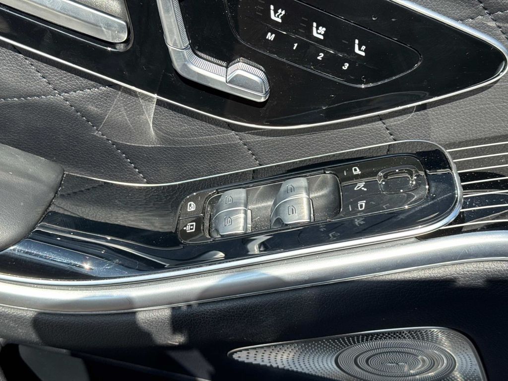2022 Mercedes Benz S 580 4MATIC photo 25