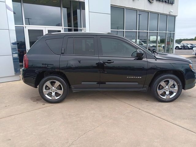 2017 Jeep Compass Latitude photo 5