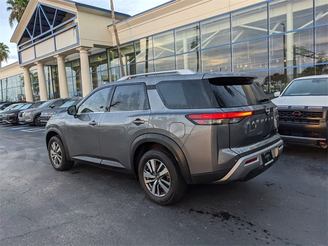 2025 Nissan Pathfinder SL photo 4