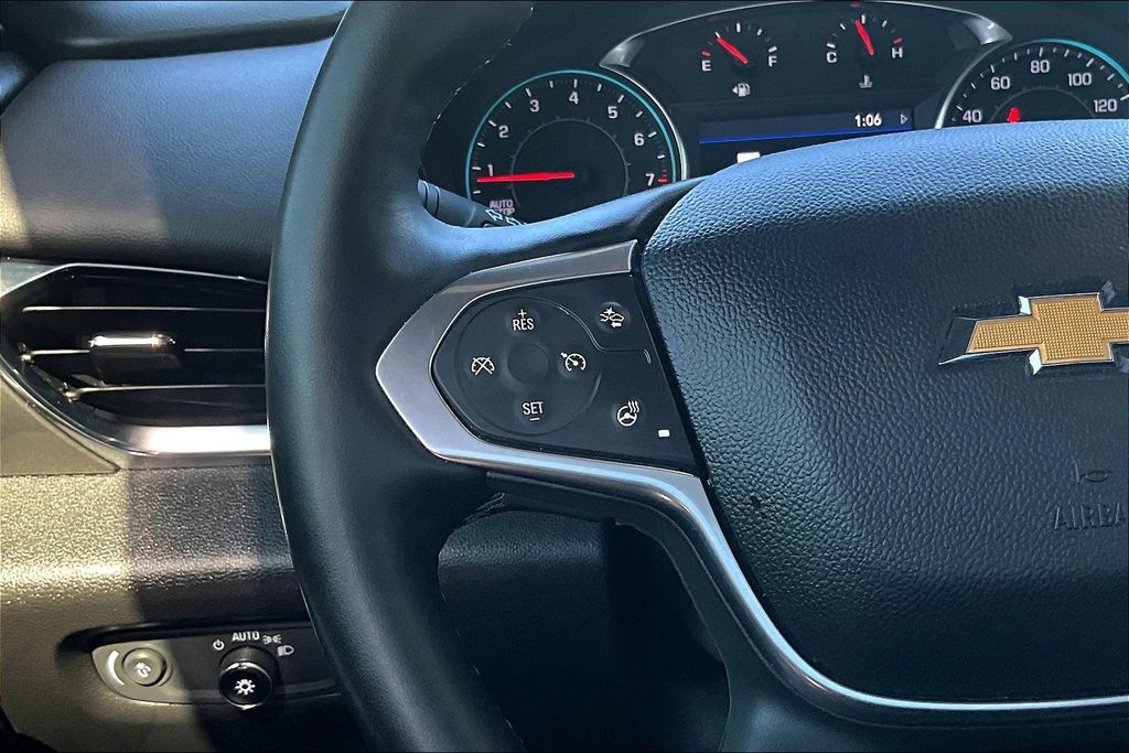 2023 Chevrolet Traverse Leather photo 10