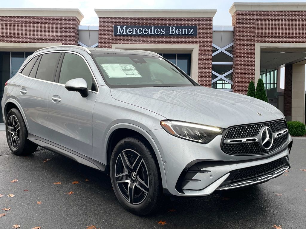 2025 Mercedes Benz GLC 350e 4MATIC photo 3