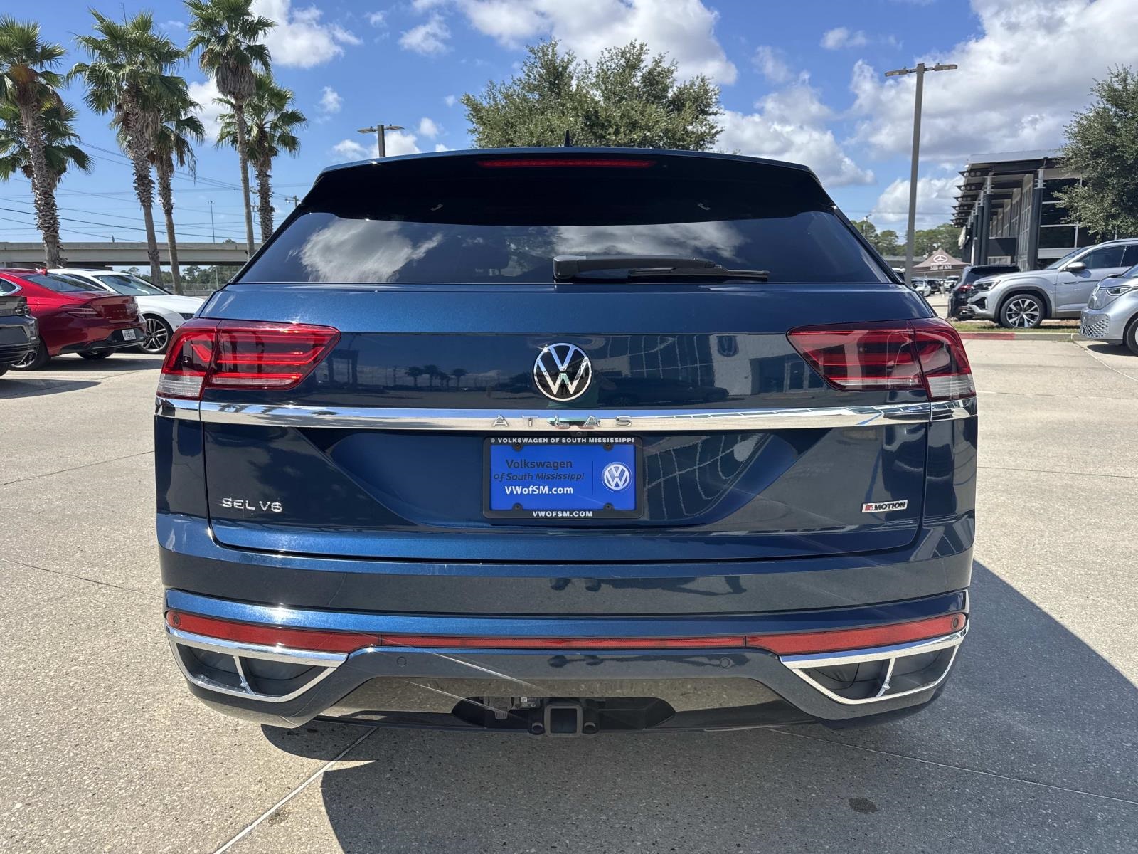 2022 Volkswagen Atlas Cross Sport V6 SEL Premium R-Line photo 5