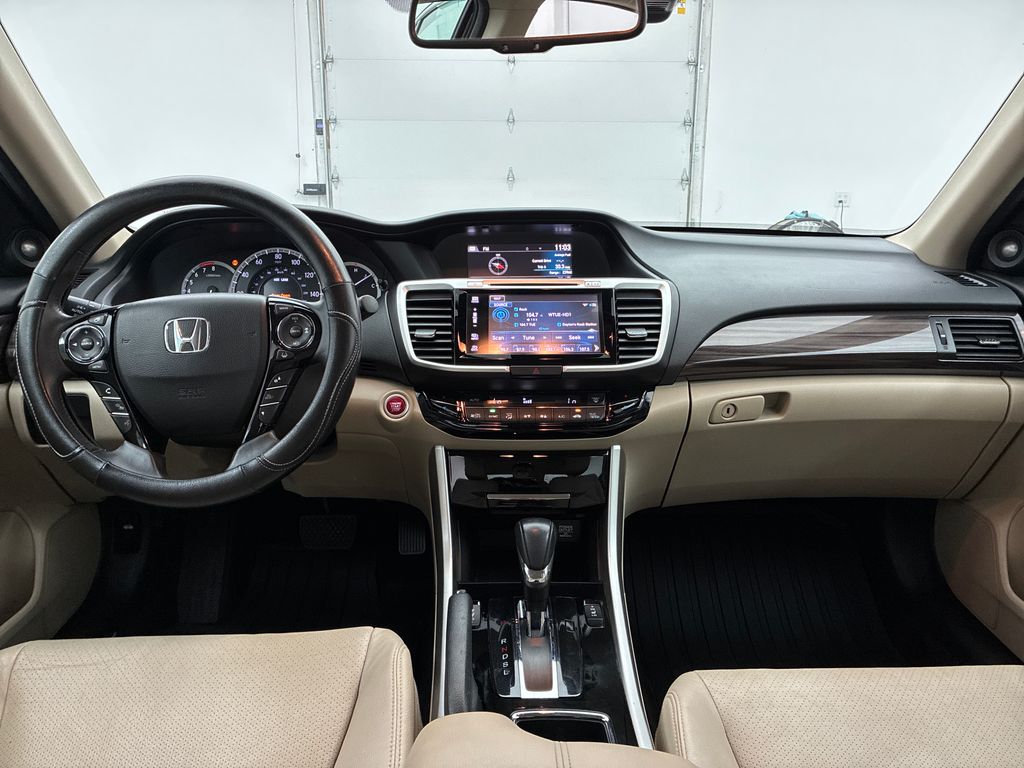 2017 Honda Accord EX-L photo 12