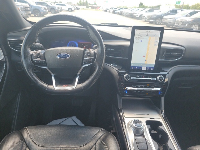2022 Ford Explorer ST photo 3