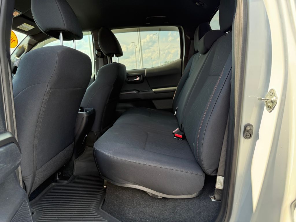 2020 Toyota Tacoma TRD Off-Road photo 21