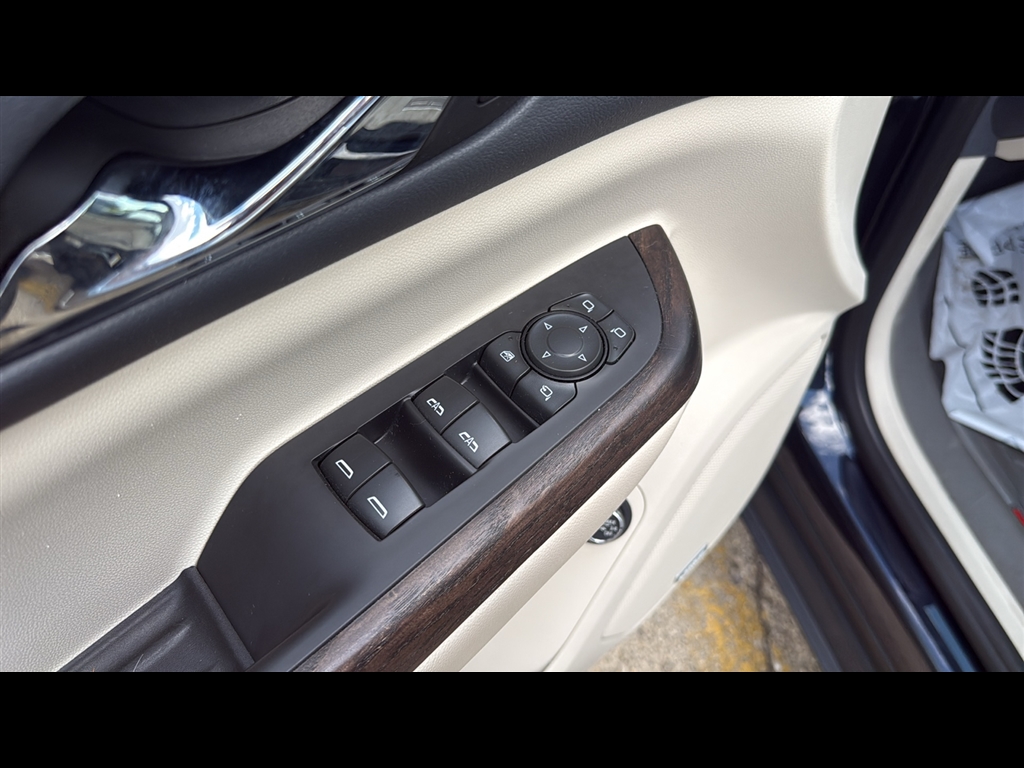 2021 Gmc Acadia Denali photo 2