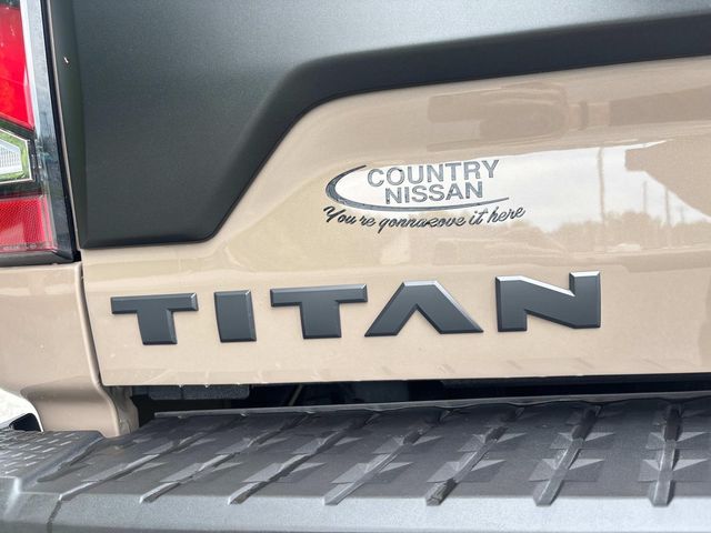 2023 Nissan Titan PRO-4X photo 11