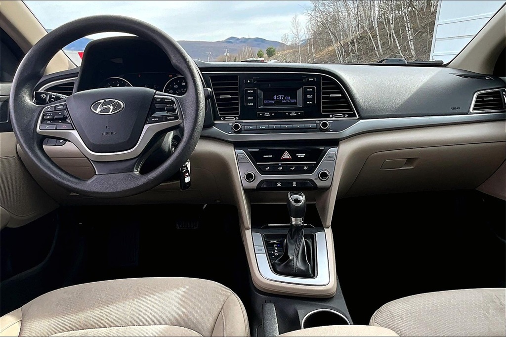 2017 Hyundai Elantra SE photo 17
