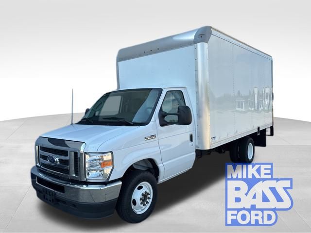 2024 Ford E-Series Cutaway Base's photo