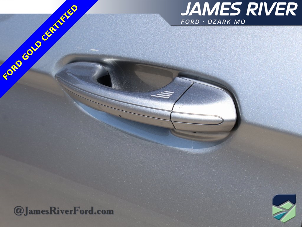 2024 Ford Edge SEL photo 17