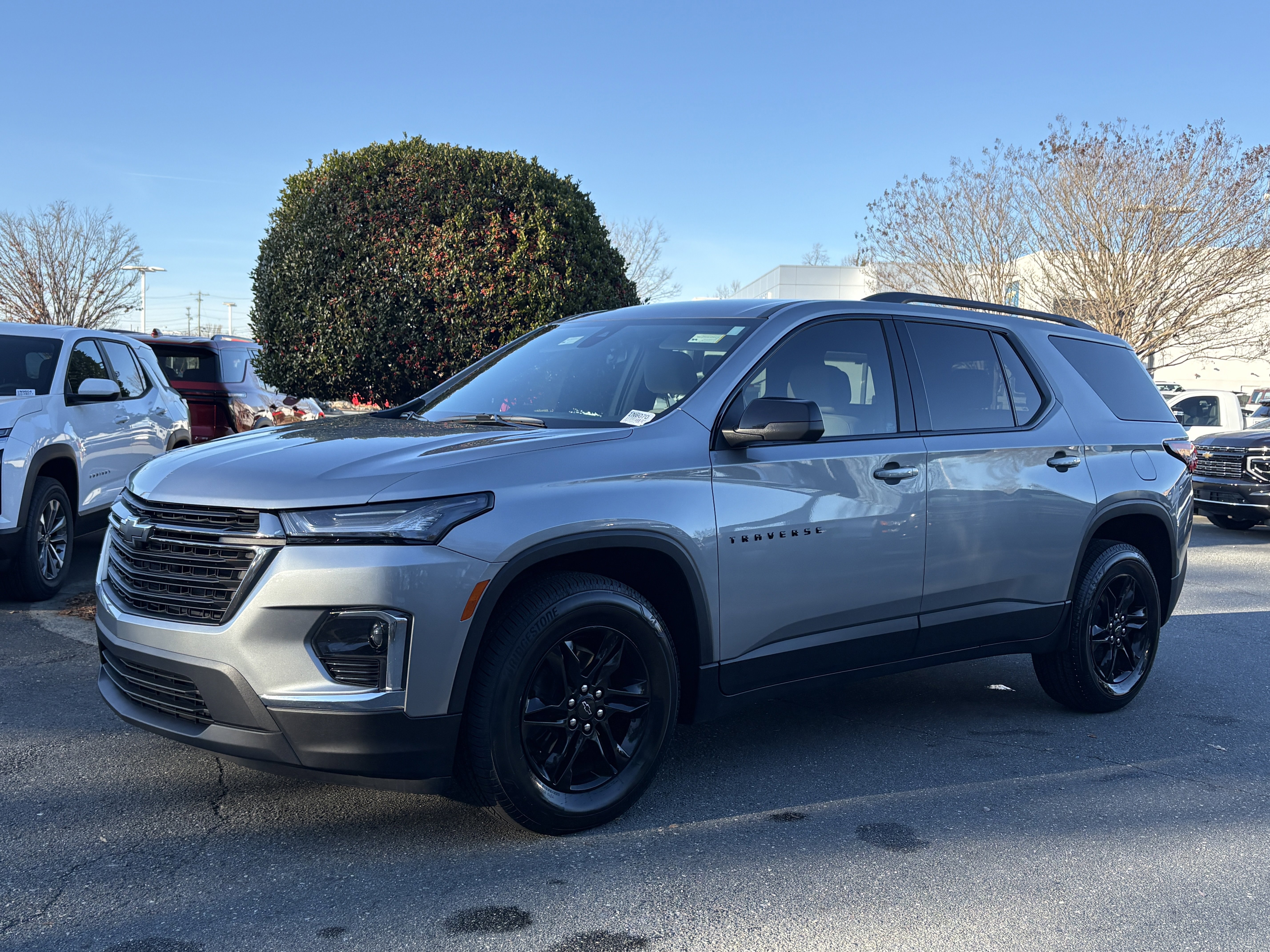 2024 Chevrolet Traverse Limited LS's photo