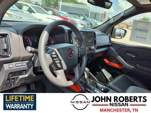 2025 Nissan Frontier PRO-4X photo 4