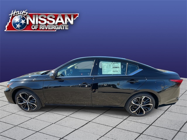 2025 Nissan Altima SR photo 4