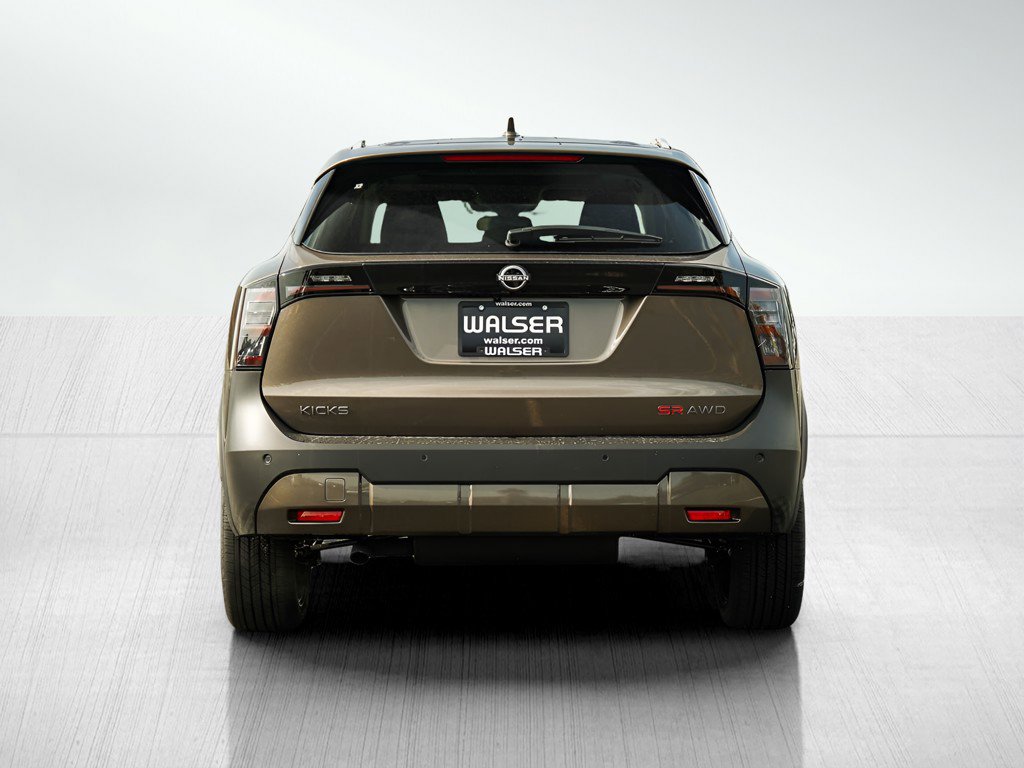 2025 Nissan Kicks SR photo 4