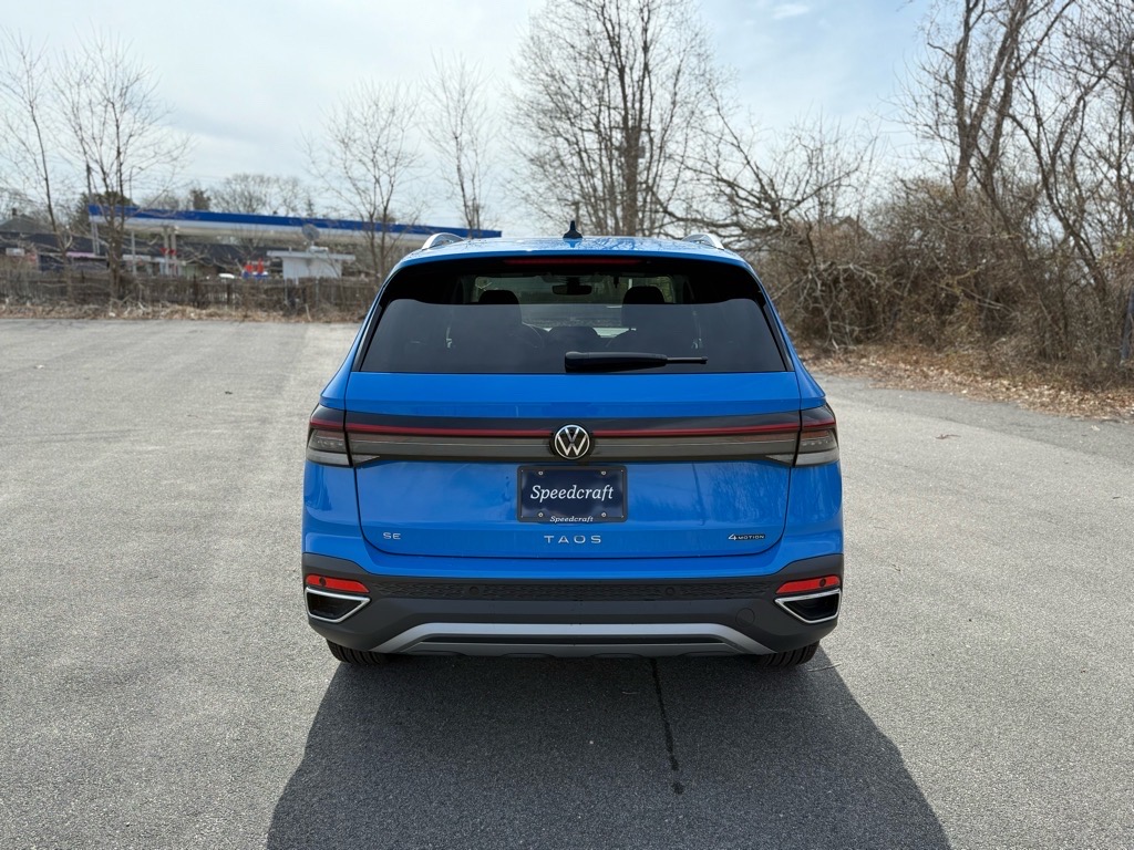 2025 Volkswagen Taos SE photo 6