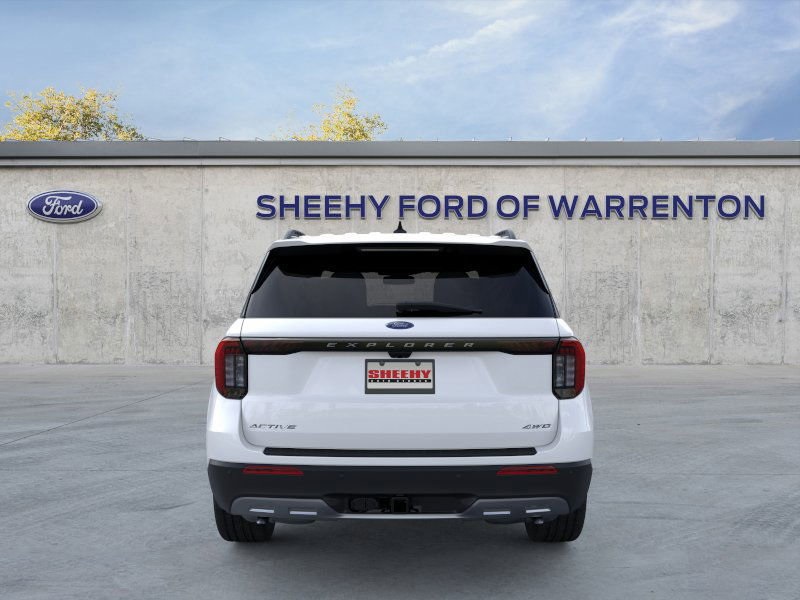 2025 Ford Explorer photo 3