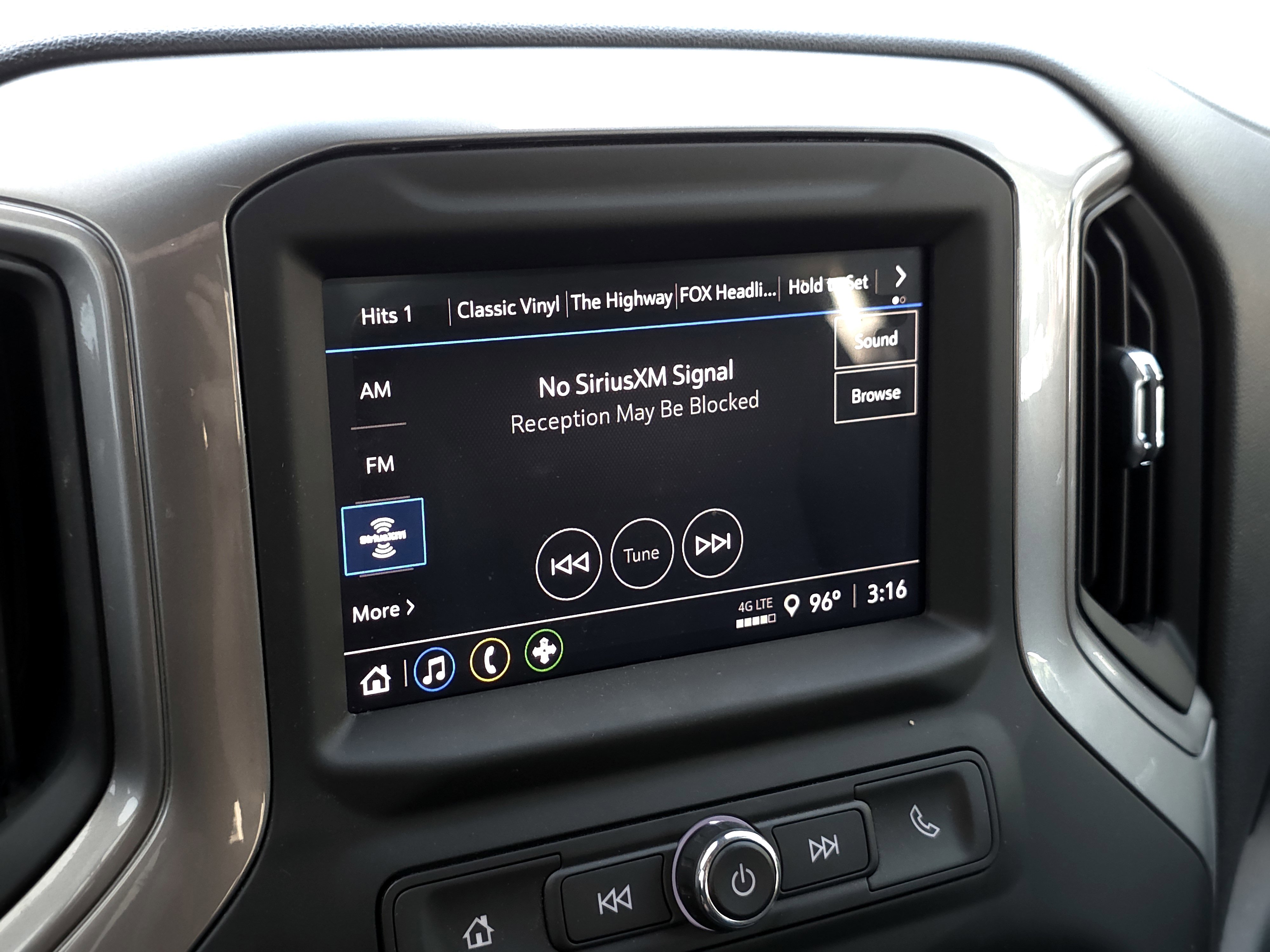 2024 Chevrolet Silverado 1500 Custom photo 6