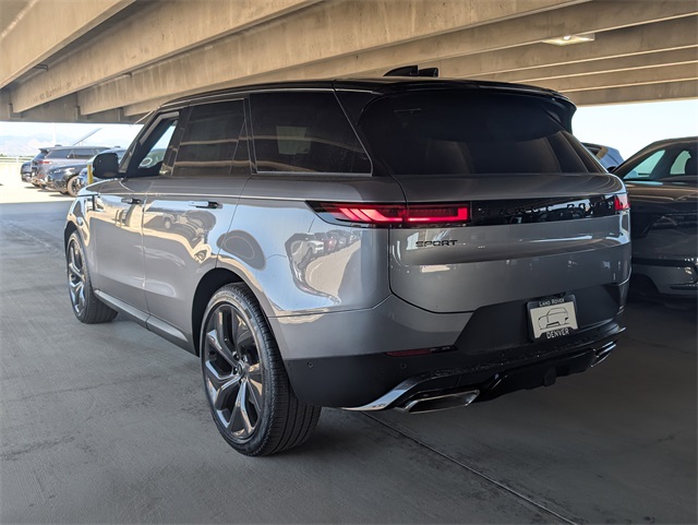 2025 Land Rover Range Rover Sport SE photo 4