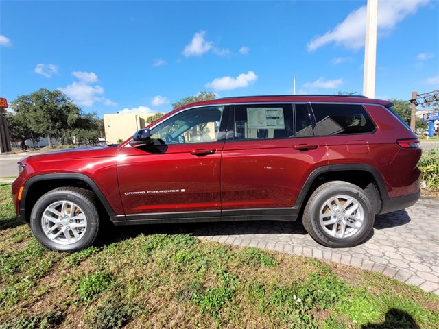 2025 Jeep Grand Cherokee Laredo X photo 4