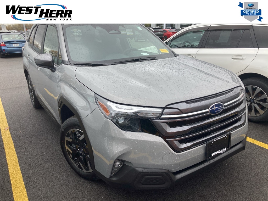 2025 Subaru Forester Premium's photo