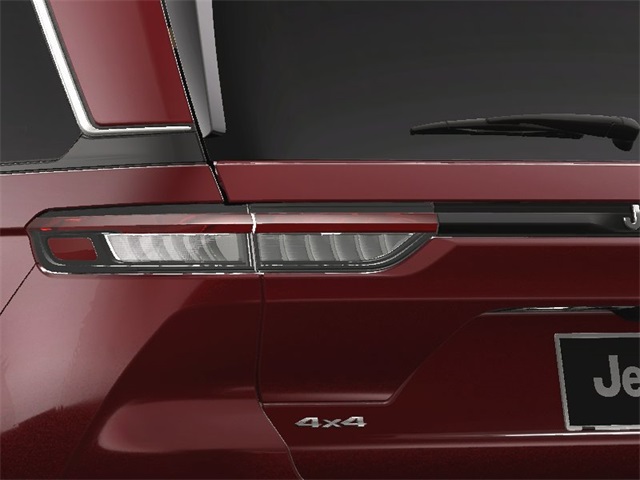 2025 Jeep Grand Cherokee Laredo photo 11