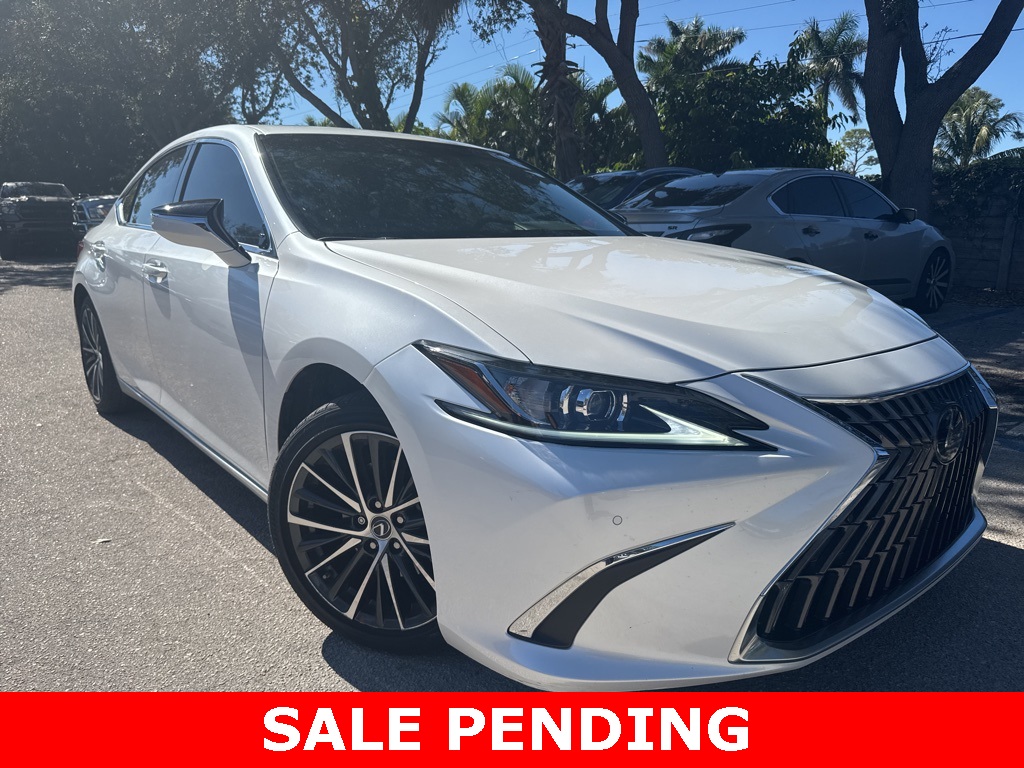 2023 Lexus ES 350's photo
