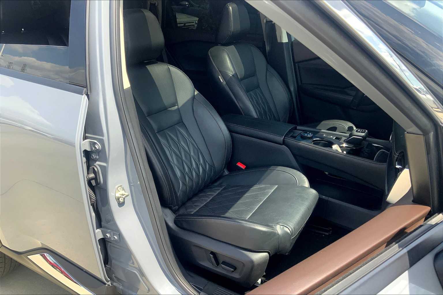 2023 Nissan Rogue Platinum photo 8