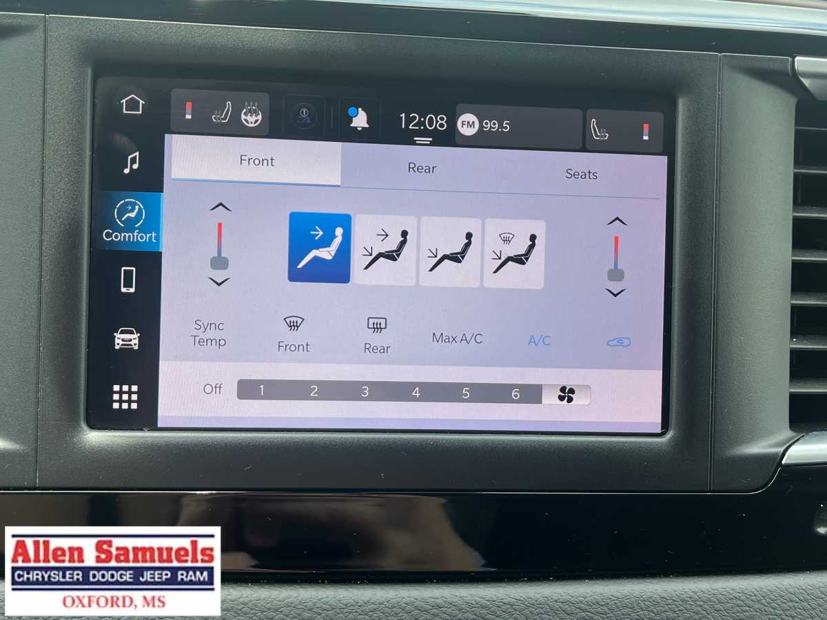 2023 Chrysler Voyager LX photo 30