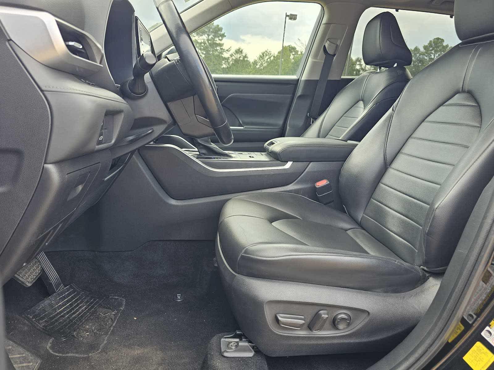 2022 Toyota Highlander XLE photo 13