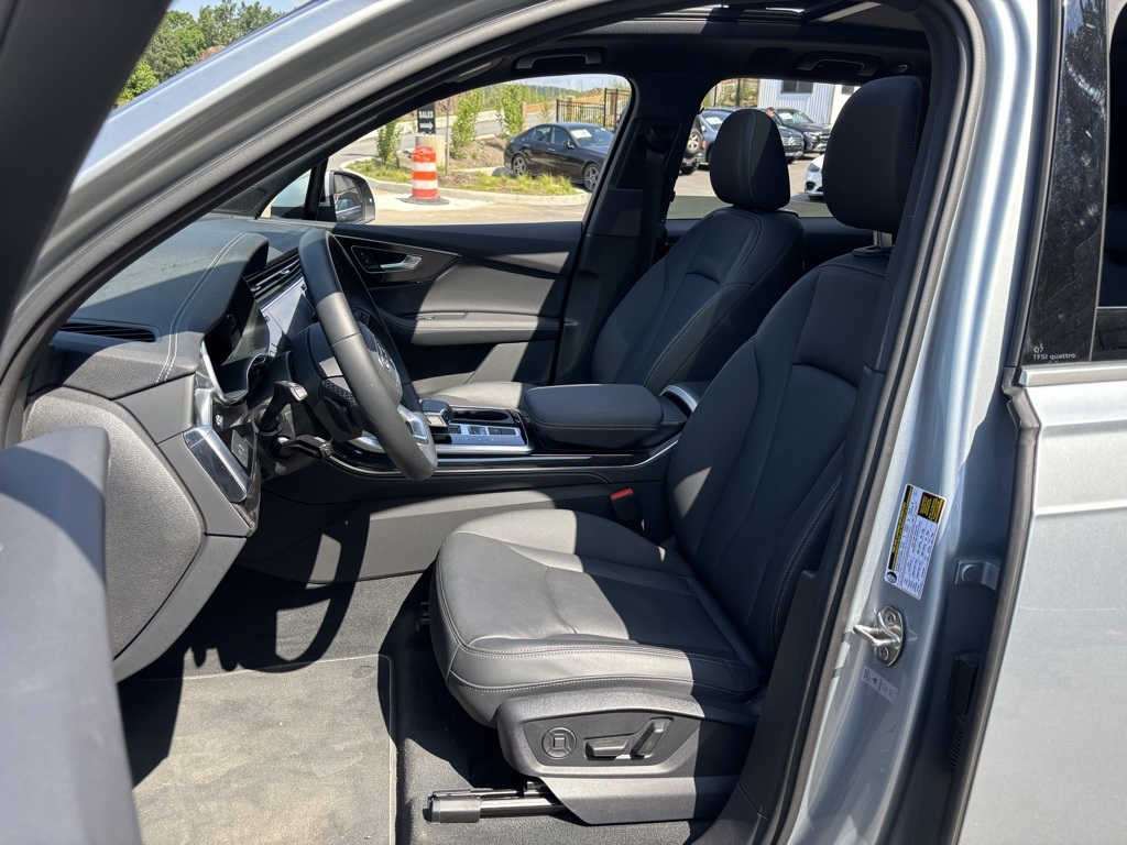 2025 Audi Q7 55 Premium Plus photo 18