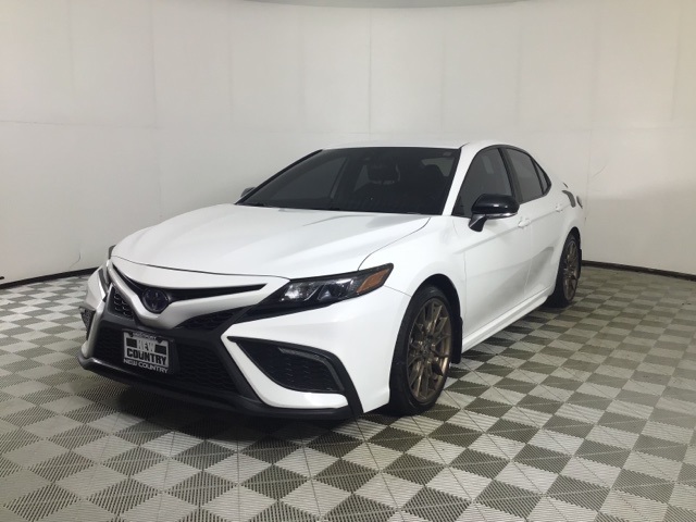 2023 Toyota Camry SE photo 3