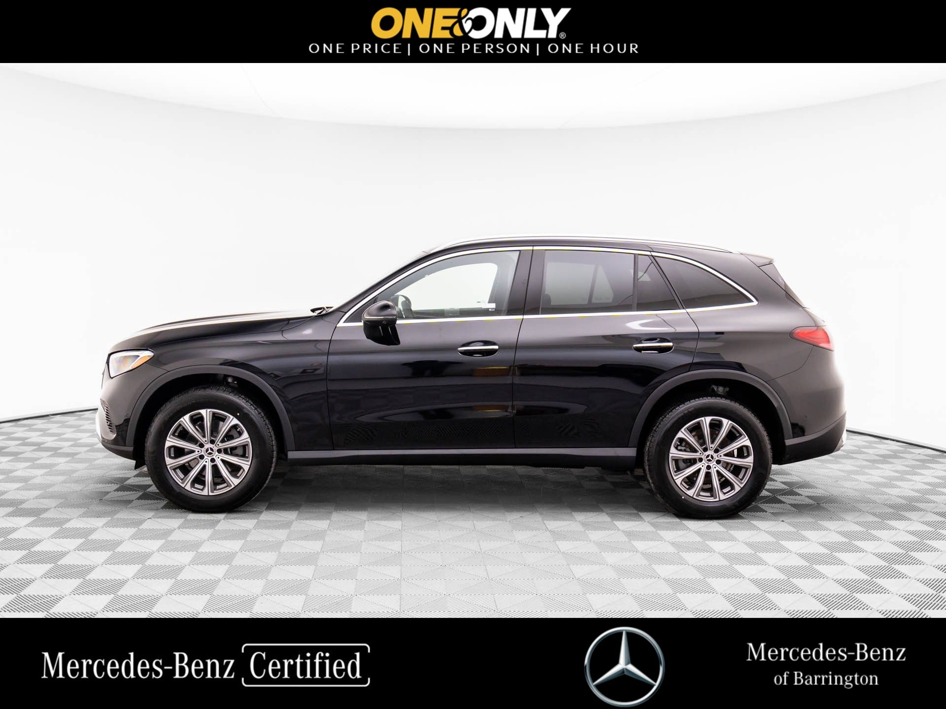 2025 Mercedes Benz GLC 300 4MATIC photo 2