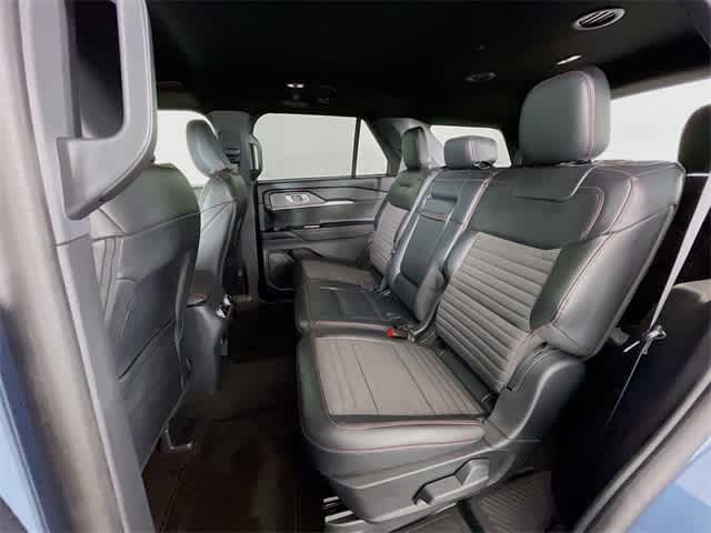 2025 Ford Explorer ST-Line photo 26