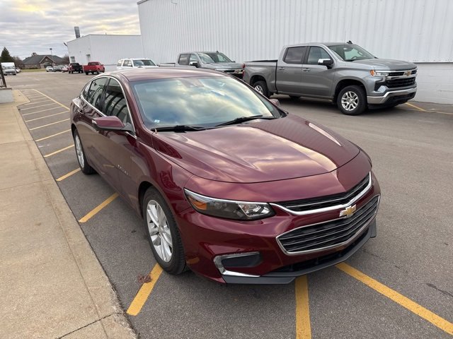 2016 Chevrolet Malibu 1LT photo 2