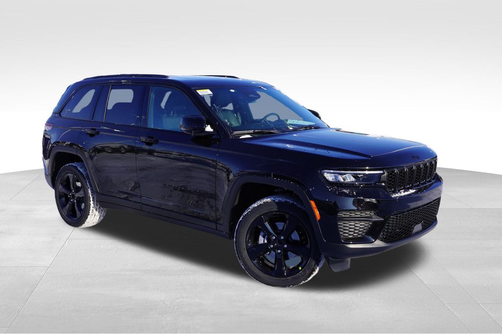 2025 Jeep Grand Cherokee Altitude's photo