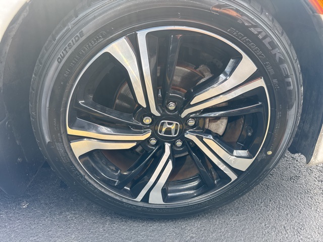 2016 Honda Civic Touring photo 4