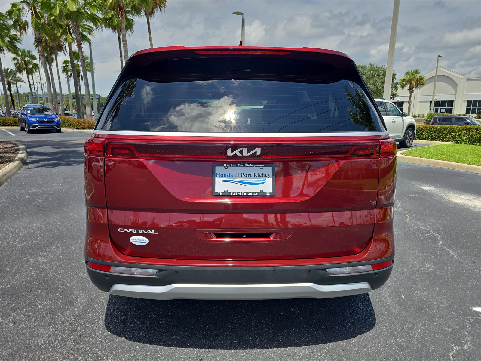 2024 Kia Carnival LX photo 3