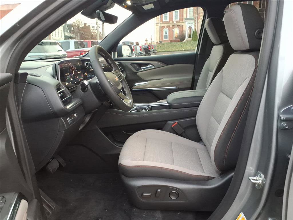 2026 Chevrolet Traverse photo 4